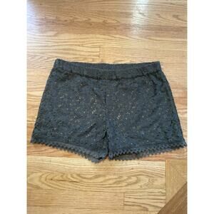 H & M Women’s Crochet Lace Shorts Green Lined Elastic Waist size M